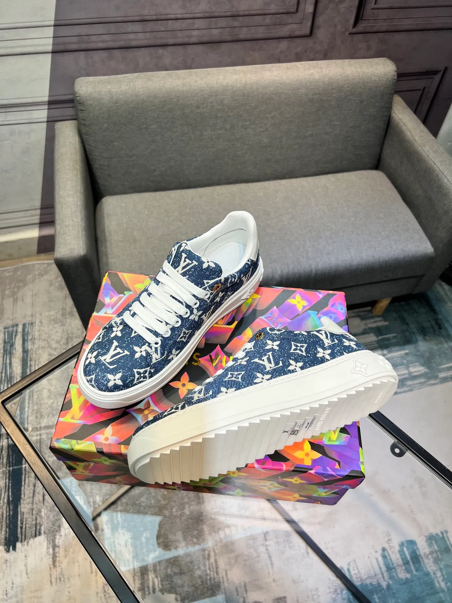 Men's Men's Shoes 💰540 LV Louis Vuitton. The latest fashionable casual shoes are popular in physical stores. The new spring and summer comfortable imported custom patent leather plus cowhide, cowhide mesh, and unique jacquard fabric element design. With sheepskin lining, Lv original base, [sun][sun] high-end packaging and high quality💪Details determine quality, welcome to compare🇮🇹Code number 38-44, 45 can be customized